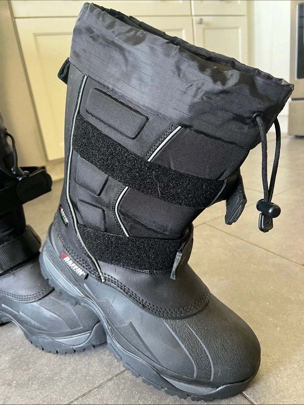 Baffin EIGER men’s snow boots.